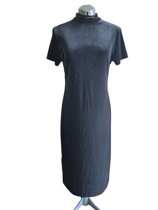 Helen Blake Dresses & Skirts - Helen BlakeBlack Velvet Mock Neck Midi Dress Size M